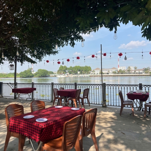 Quán ăn gia đình