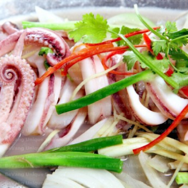 Mực trứng hấp gừng 